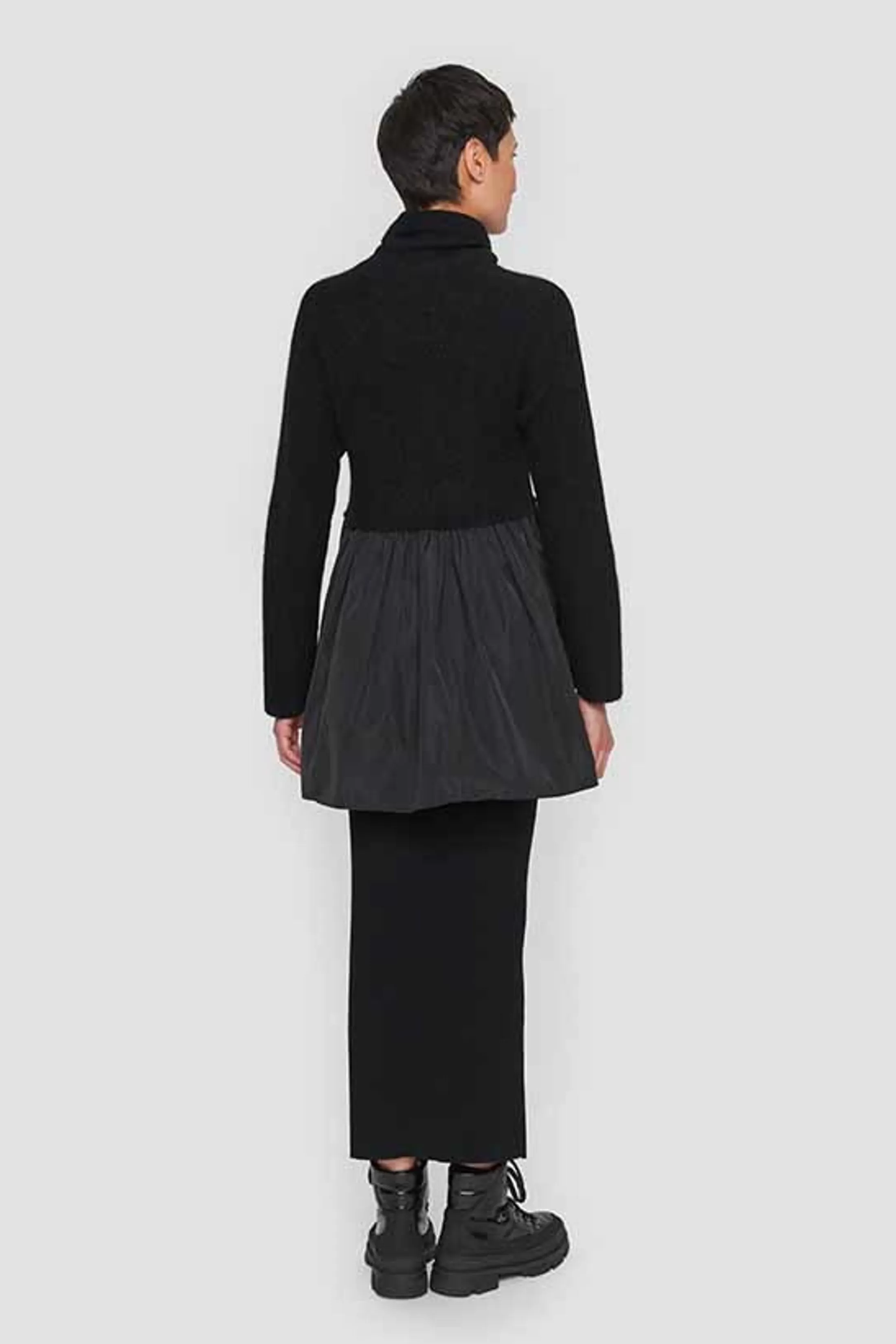 dandelion_knit_rullekrave_med_flaese_3-1.webp Strik<BITTE KAI RAND Dandelion Knit Rullekrave Med Flaese Black