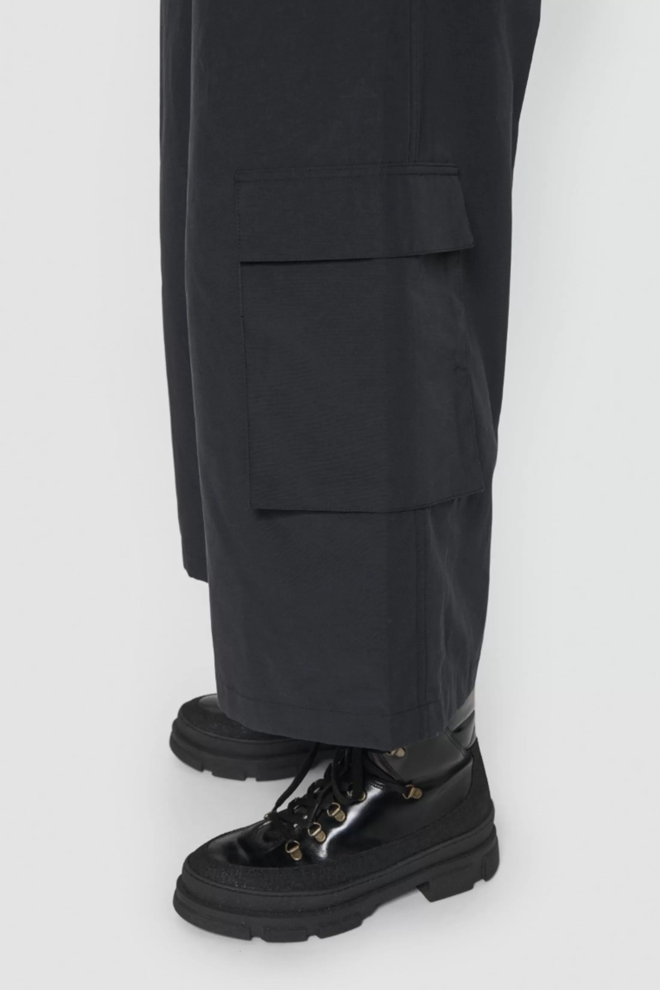 kawamure_cotton_bukser_med_lommer_2-1.webp Bukser<BITTE KAI RAND Kawamure Cotton Bukser Med Lommer Black | Ivory