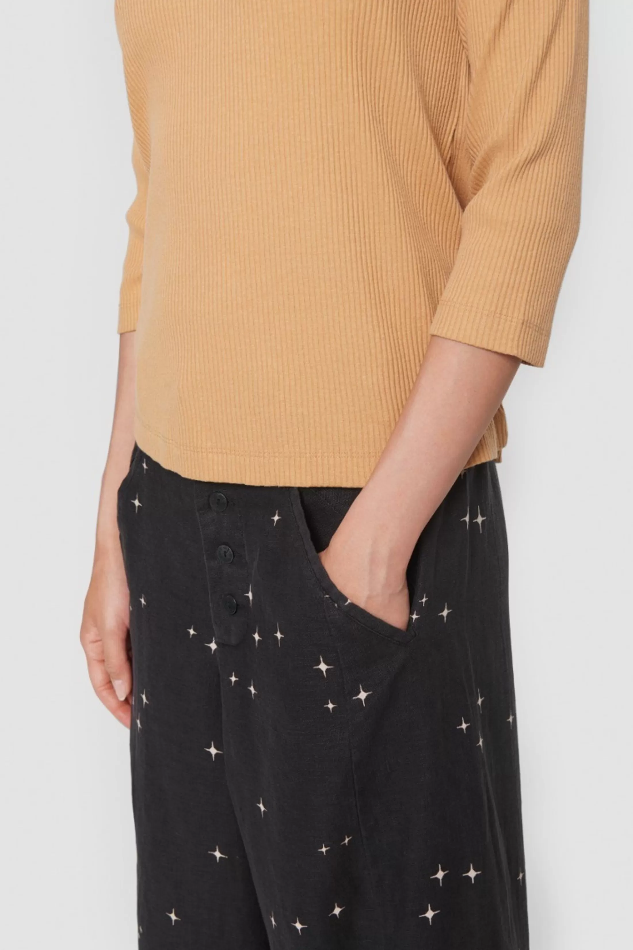 paper_poplin_smalle_bukser_2-1.webp Bukser<BITTE KAI RAND Paper Poplin Smalle Bukser Black | Citronelle | White